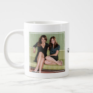 Grande Tasse Lorelai et Rory assis sur le portrait du canapé