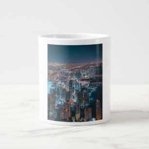 Grande Tasse Nuit – Éclairage Urbain Époustouflant & Front de M