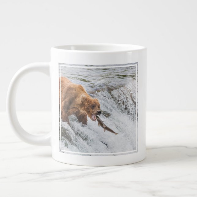 Grande Tasse Ours brun attrape saumon rouge (Gauche)
