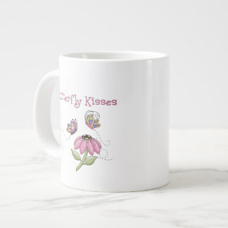 Grande Tasse Papillons embrassant une fleur