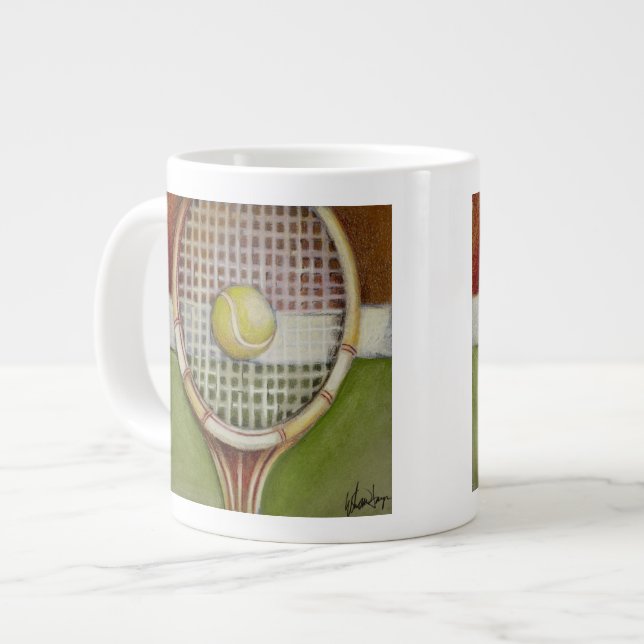 Grande Tasse Raquette de tennis avec balle posée sur le court (Devant gauche)