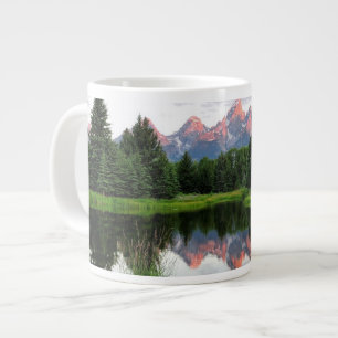 Grande Tasse Réflexions grandes de Teton au-dessus de l'étang