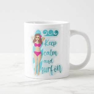 Grande Tasse Restez calme et surf sur la brune fille