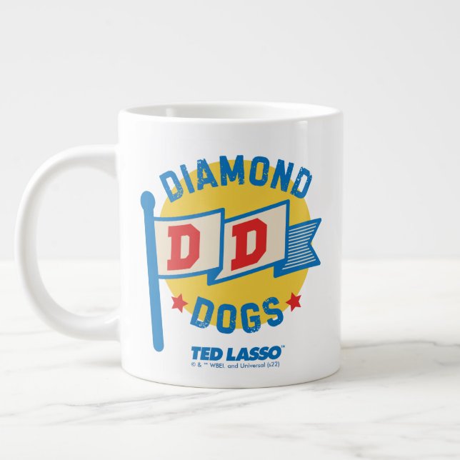 Grande Tasse Ted Lasso | Diamond Chiens Pennant Graphisme (Gauche)