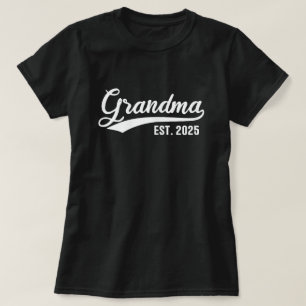 Grandma 2025 Promoted to Grandma Est 2025 T-Shirt