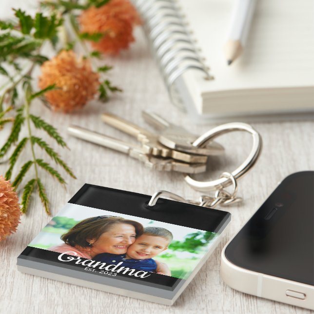 Grandma Established Modern Script Photo  (Devant Droit)