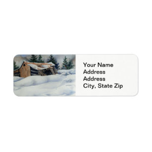 Grange couverte de neige en hiver, paysage de pin