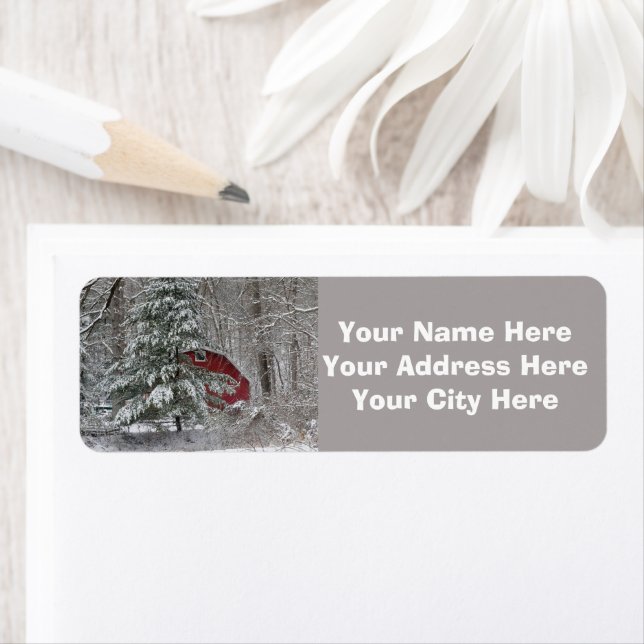 Grange rouge neigeuse (En situation)