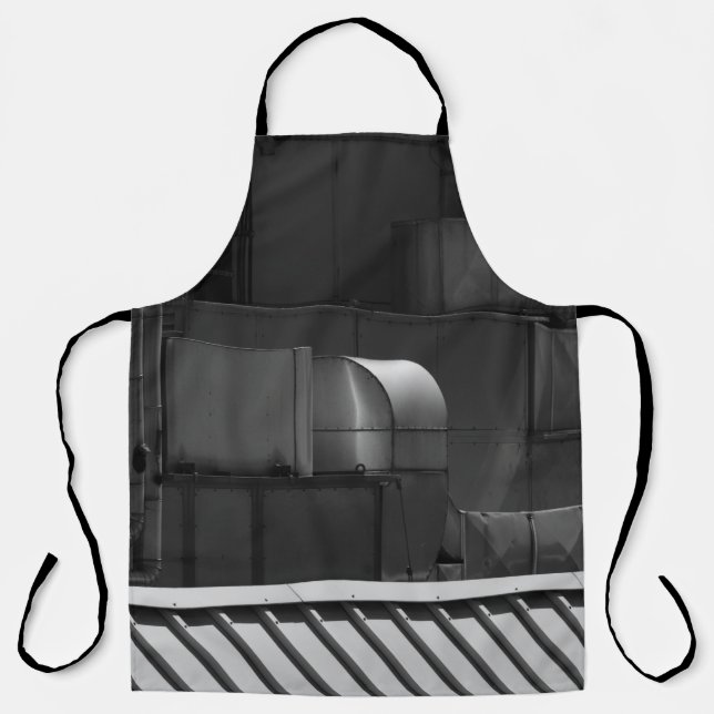 GRAY SCALE PHOTO OF A TRAIN APRON (Front)