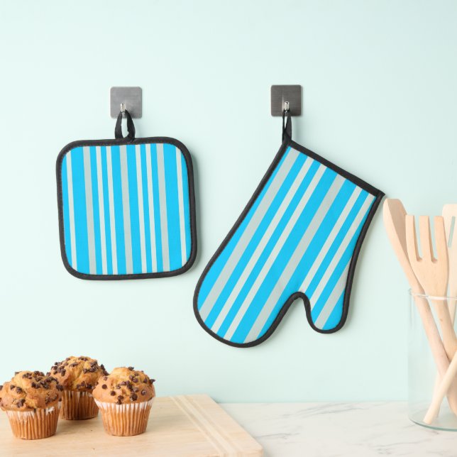 Grayish Grey Green Line Stripes On Sky Blue  Oven Mitt & Pot Holder Set (Insitu(Hanging))