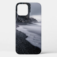 GRAYSCALE PHOTOGRAPHY OF SEASHORE AND CALM SEA