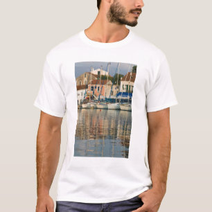 GREECE, Ionian Islands, KEFALONIA, Fiskardo: T-Shirt
