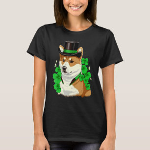 Green Akita Inu shamrock on St Patricks Day Akita  T-Shirt