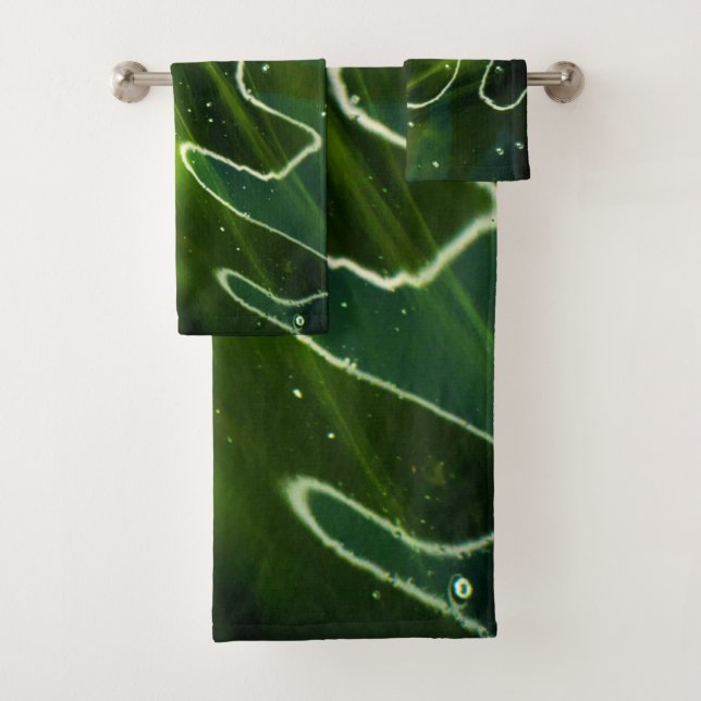 Green Algae and Water btcna Bath Towel Set (Insitu)