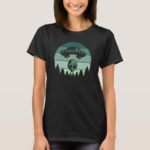 Green Alien Ufo Flying Saucer Space On Retro Vinta T-Shirt