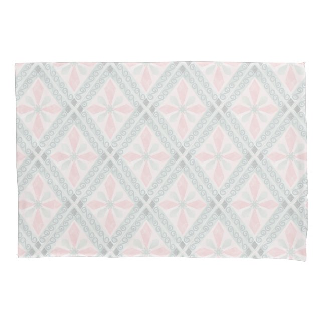 Green and pink pastel diamond pattern pillowcase (Front)