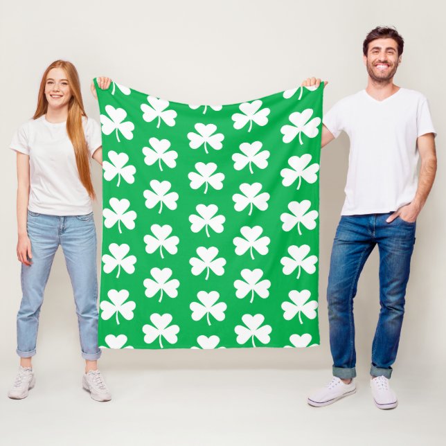 Green and White Clover Pattern Fleece Blanket (In Situ)