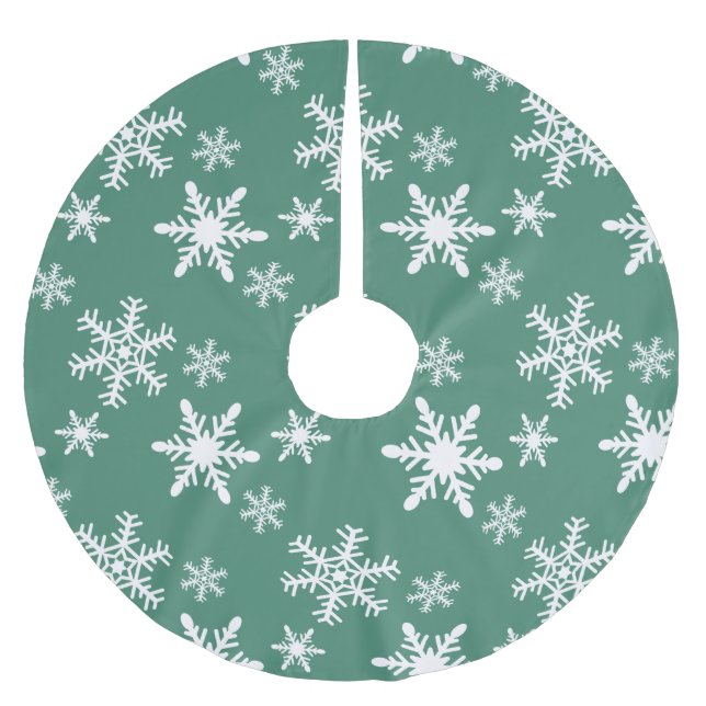 Green and White Snowflakes Brushed Polyester Tree Skirt (Front)
