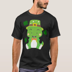 Green baby dinosaur c St Patrick s day lucky shamr T-Shirt