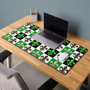 Green Black White Chequered Fleur-de-lis Design  Desk Mat
