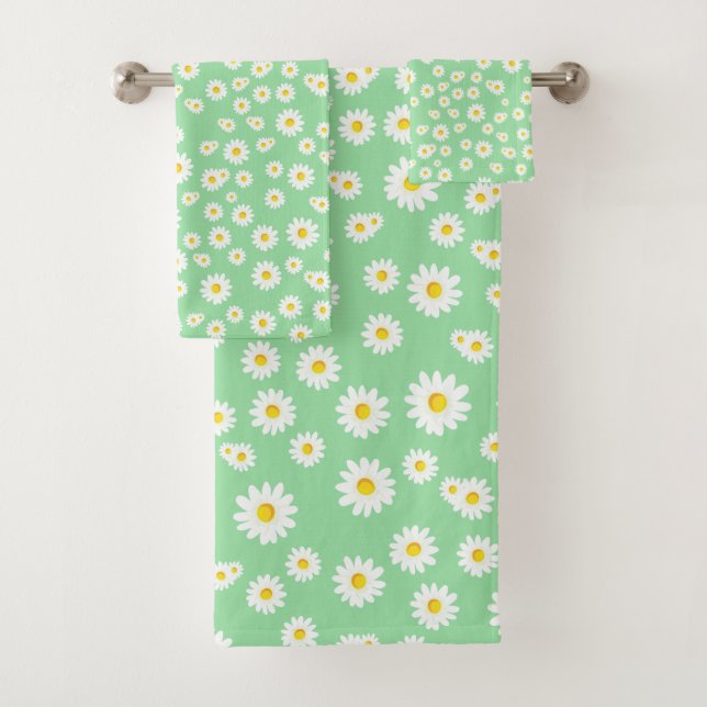 Green Boho Spring Daisies Pattern Bath Towel Set (Insitu)