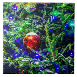 Green Christmas Tree Red Ball Tile