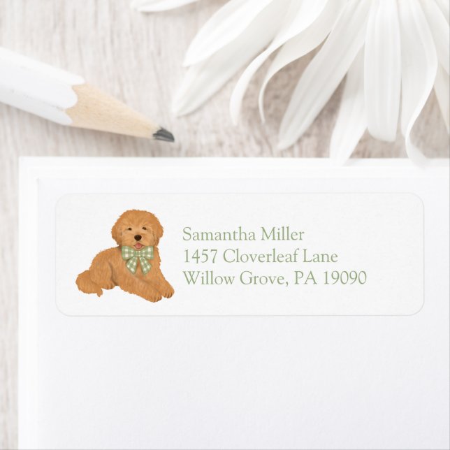 Green Goldendoodle Puppy Return Address Label (En situation)