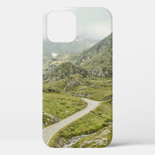 GREEN GRASS FIELD AND MOUNTAIN iPhone 12 CASE
