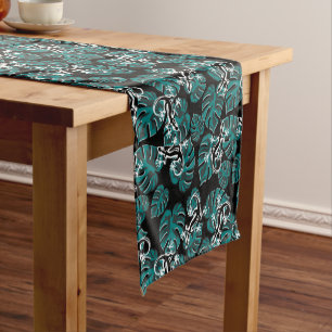 Green Leaves And Salamanders Seamless Pattern Short Table Runner