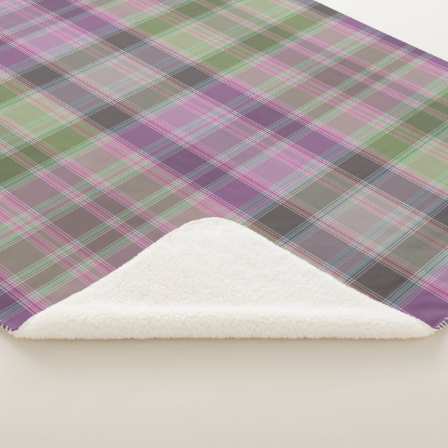 Green, lilac classic tartan. sherpa blanket (3/4)