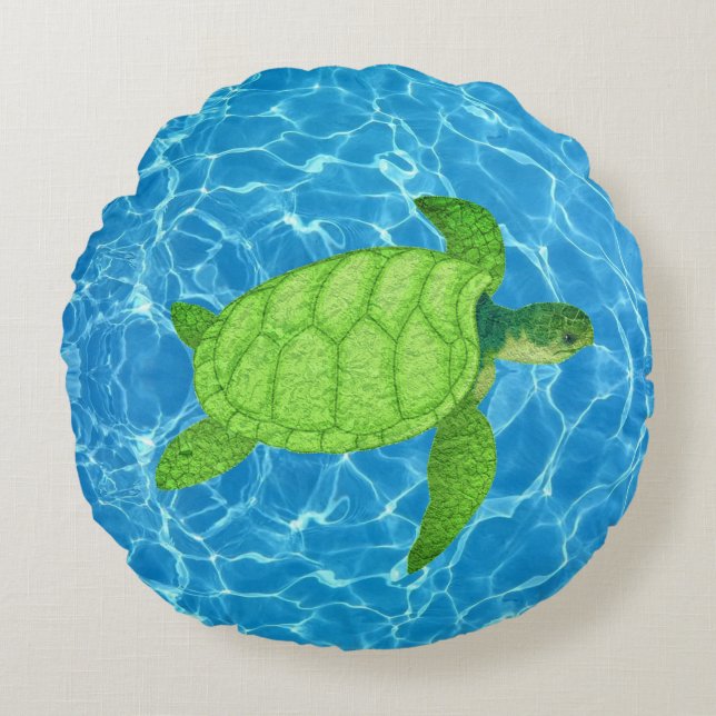 Green Sea Turtle on Turquoise Water Background Round Pillow (Front)