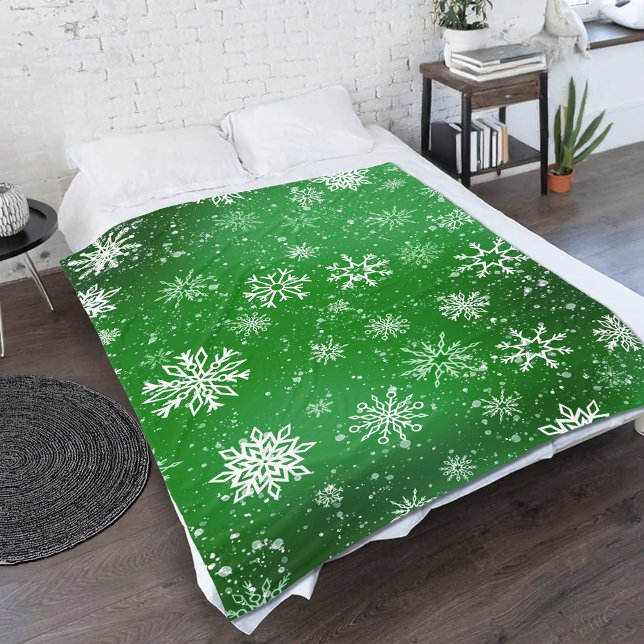 Green Snowflakes Pattern Festive Winter Holiday Fleece Blanket (Creator Uploaded)