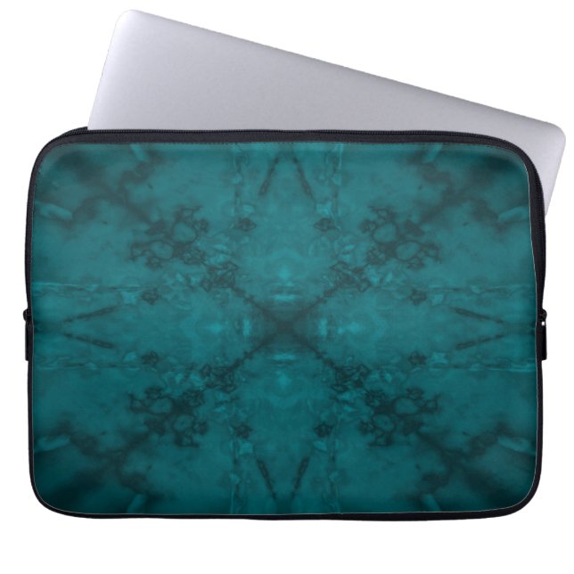 Green star kaleidoscope pattern laptop sleeve (Front)