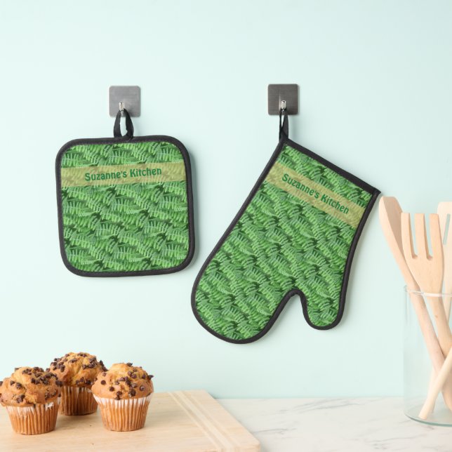 Green Woodland Ferns Pattern Personalized  Oven Mitt & Pot Holder Set (Insitu(Hanging))