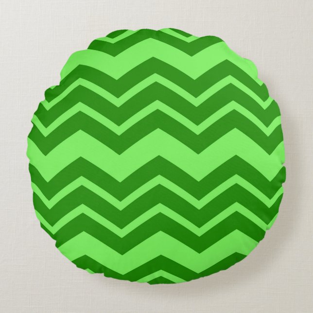 Green Zig Zag Chevron Pattern Design  Round Pillow (Front)