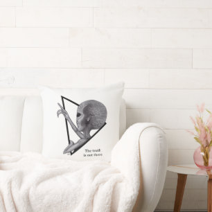 Grey Alien, the truth is out there Throw Pillow