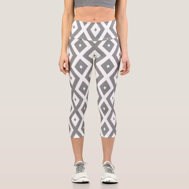 Grey and white diamond pattern capri leggings (Front)