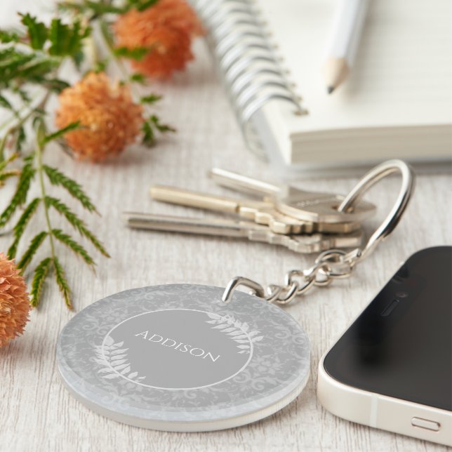Grey Elegant Damask Porte - clé personnalisé (Devant droit)