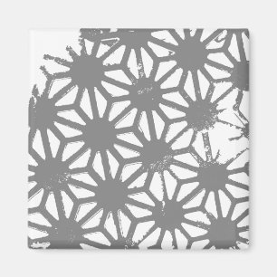 Grey geometric pattern magnet