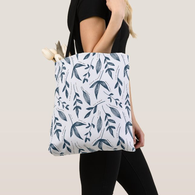 grey leaf pattern tote bag (Close Up)
