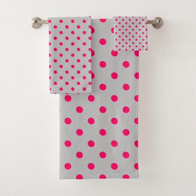 Grey Pink Polka Dot Bath Towel Set (Insitu)