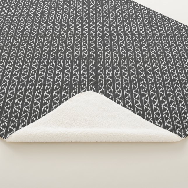 Grey Triangle Abstract Modern Random Pattern Sherpa Blanket (3/4)