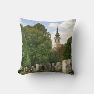 Grinzinger Friedhof, Wien Österreich Throw Pillow