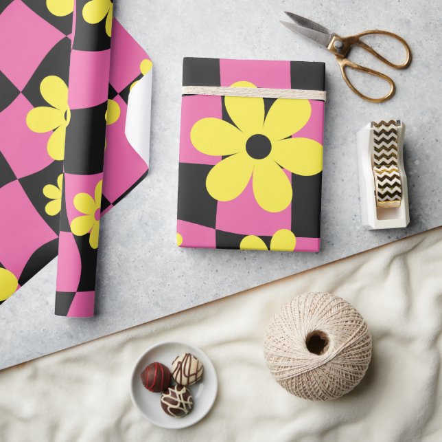 Groovy Daisy Floral Chequerboard, Y2K 90s  Wrappin Wrapping Paper (Crafts)