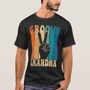 Groovy Grandma 70s Aesthetic Nostalgia 1970's Retr T-Shirt