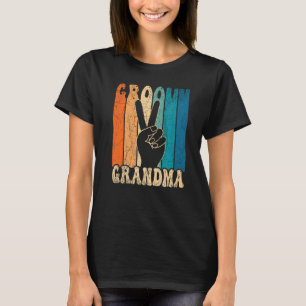Groovy Grandma 70s Aesthetic Nostalgia 1970's Retr T-Shirt