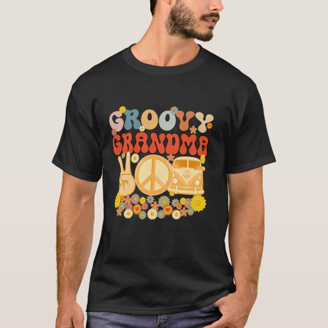 Groovy Grandma Retro Matching Family Baby Shower M T-Shirt (Front)