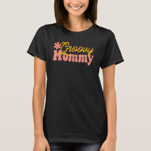 Groovy Mama 60s Aesthetic Nostalgia 1970's Retro M T-Shirt