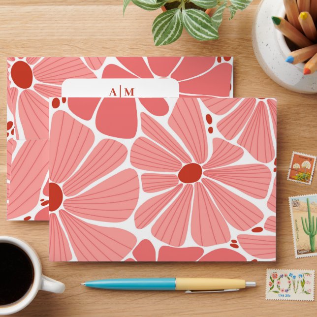 Groovy modern pink daisy wedding envelope (Desk)