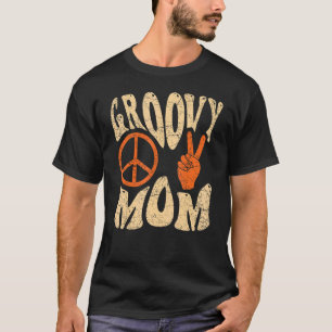 Groovy Mom 70s Aesthetic Nostalgia 1970's Retro Mo T-Shirt